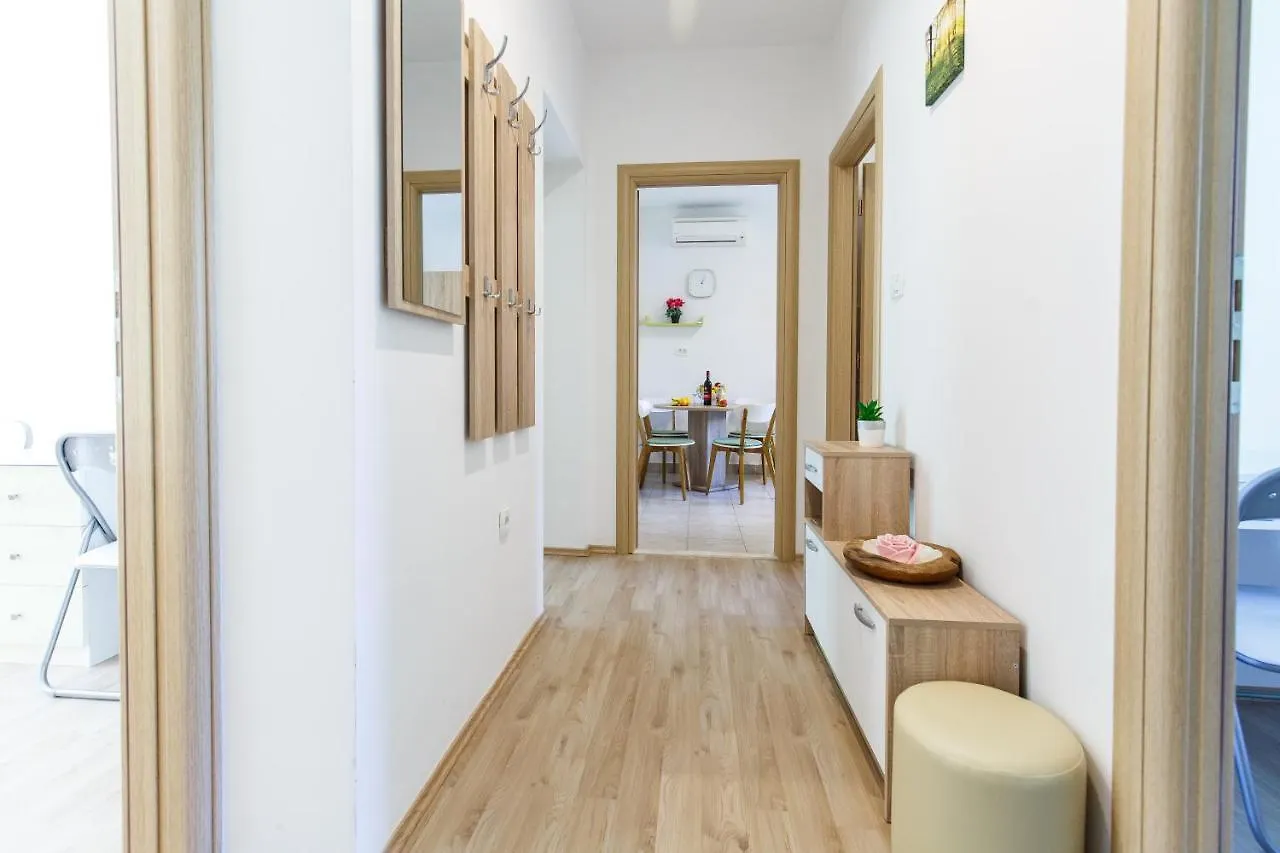 Apartment Green Forest Split