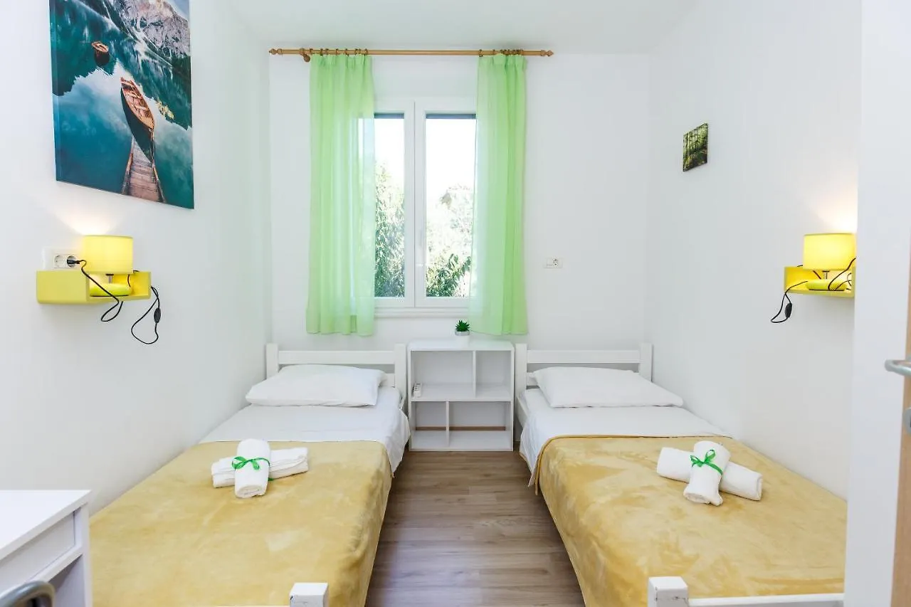 Apartment Green Forest
